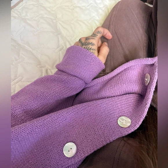 Vintage silk cardigan 🌸 - Picture 2 of 4